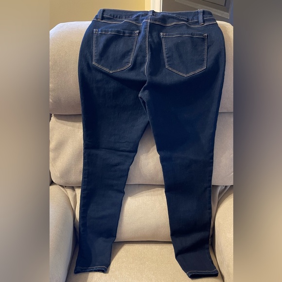 - D JEANS JEGGING. Nice stretch, dark finish - Picture 2 of 4